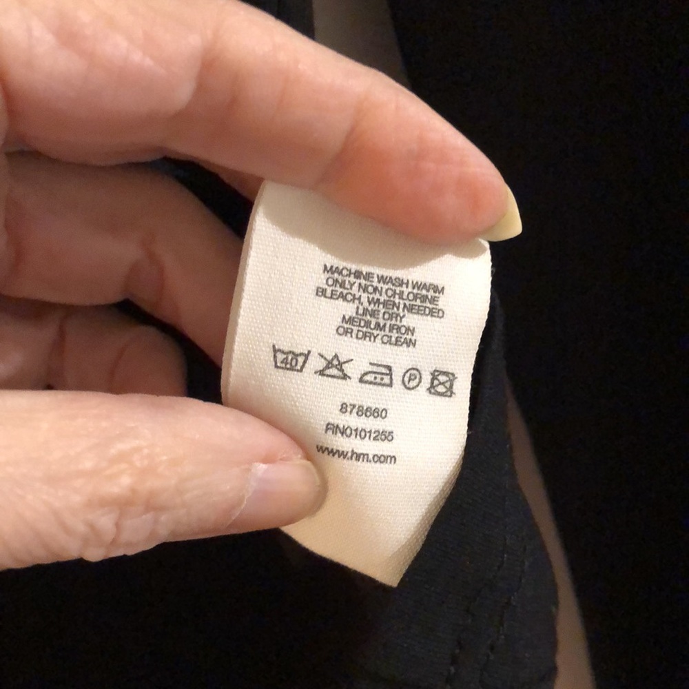 Beautiful H&M Satin Bow Top - Picture 6 of 7